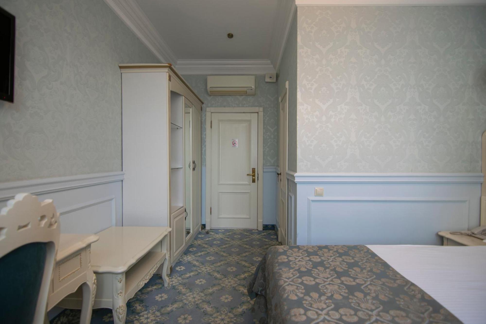 Royal Olympic Hotel Kyiv Exterior photo