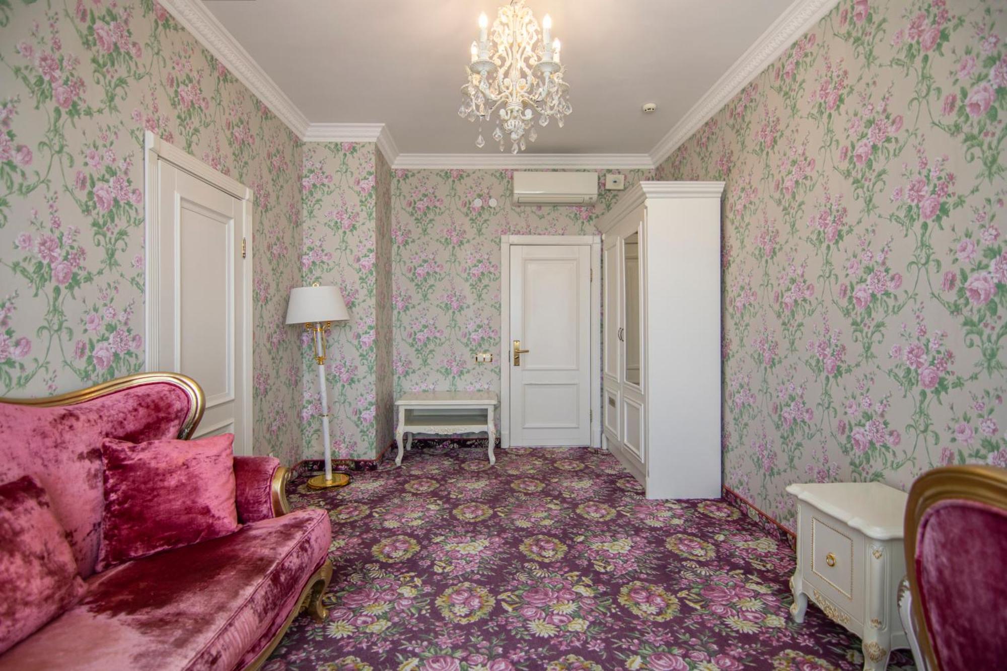 Royal Olympic Hotel Kyiv Exterior photo