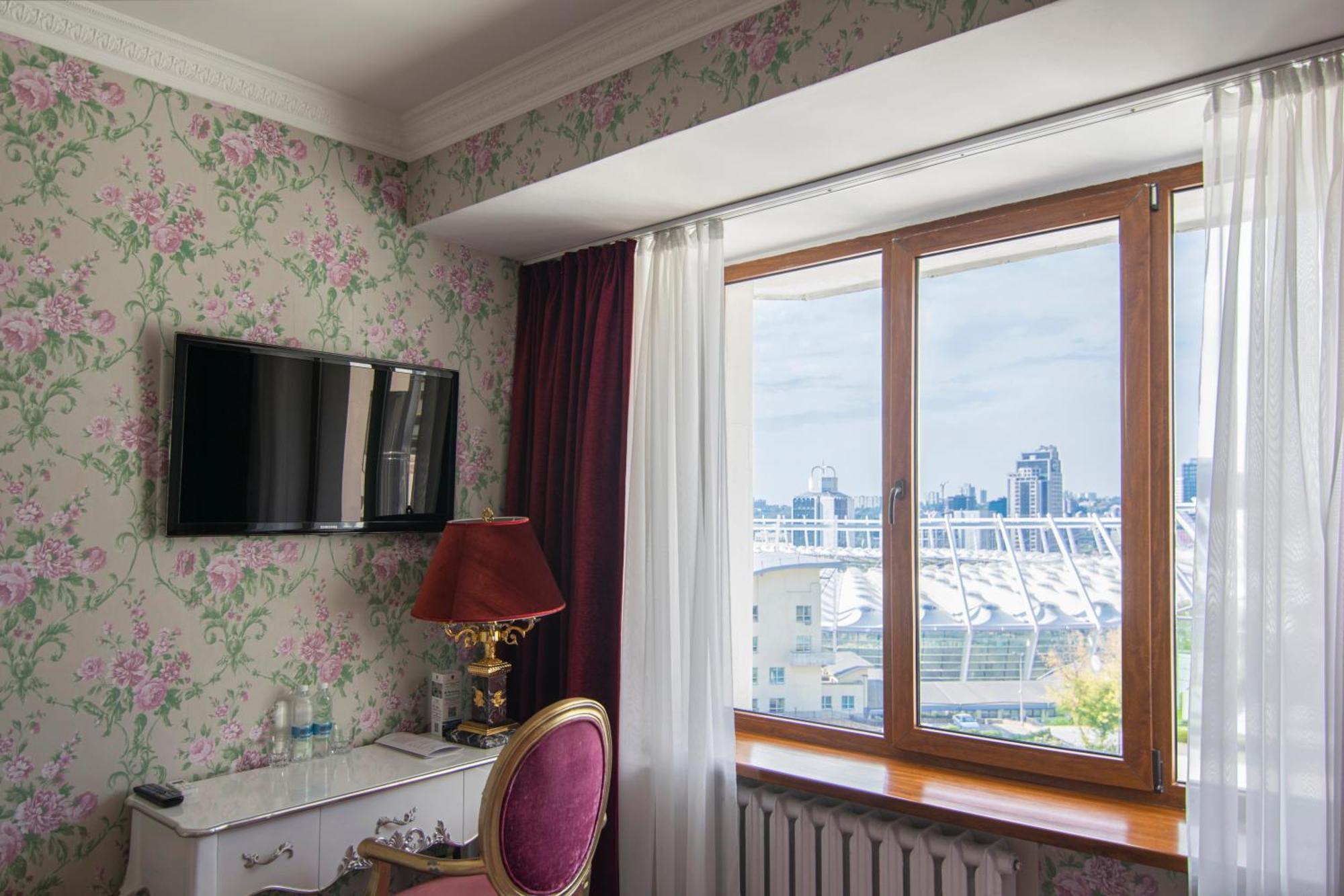 Royal Olympic Hotel Kyiv Exterior photo